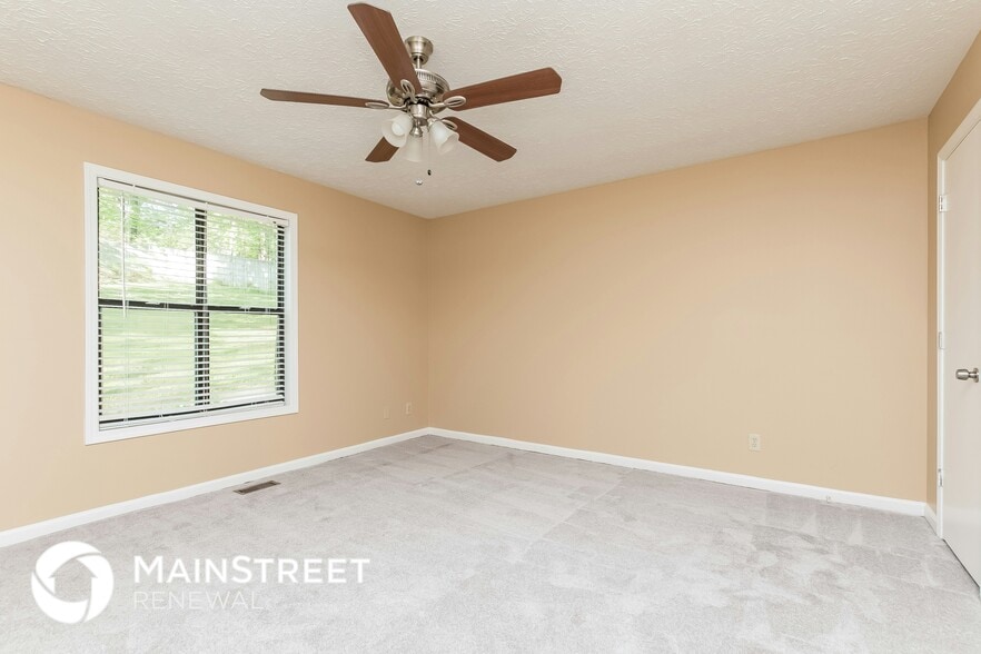 Building Photo - 507 Hollow Ct