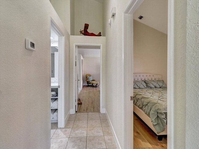 Building Photo - 77897 Woodhaven Dr S