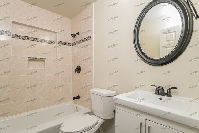 Building Photo - 548 Goldwood Dr
