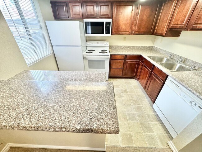 Building Photo - 4361 Alexis Dr