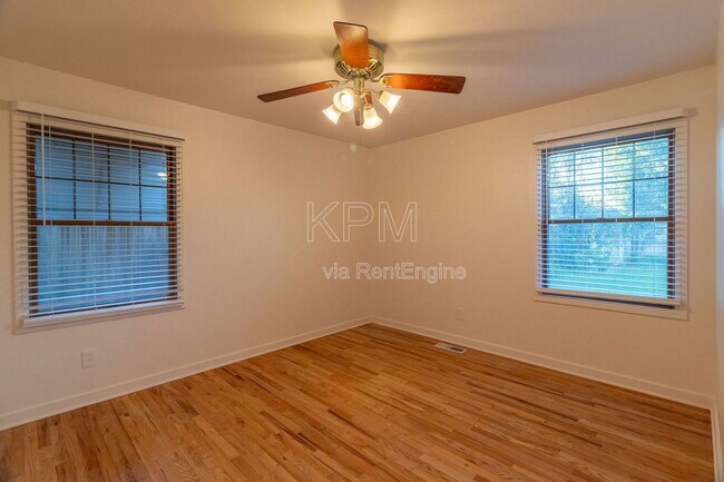 Building Photo - 1749 Christina Ave