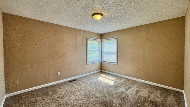 Building Photo - Available Aug 12th, 2026!