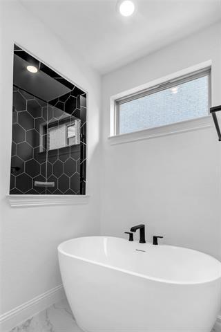 Building Photo - 2410 Thavie St