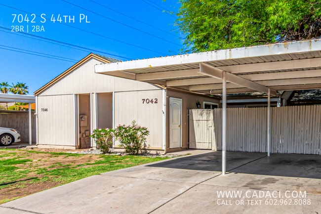 Building Photo - 7042 S 44th Pl
