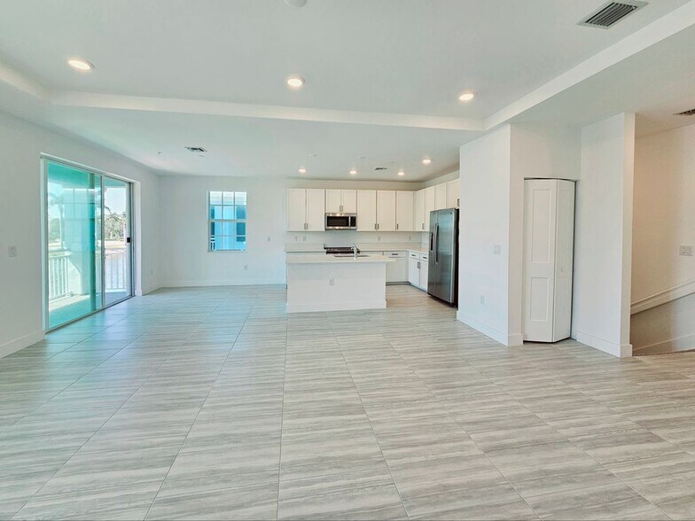 Building Photo - 26330 Coco Cay Cir