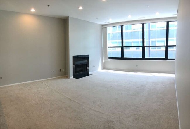 Building Photo - 130 S Canal St