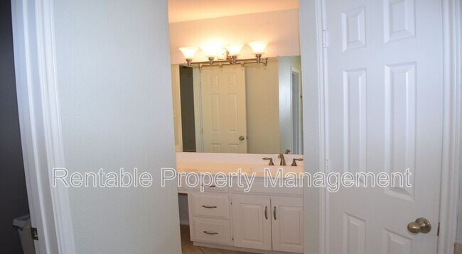 Building Photo - 3600 Ruidoso Dr