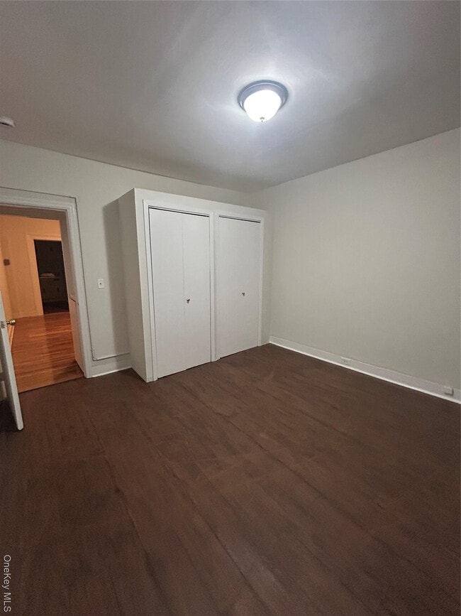 Building Photo - 144 Waverly St