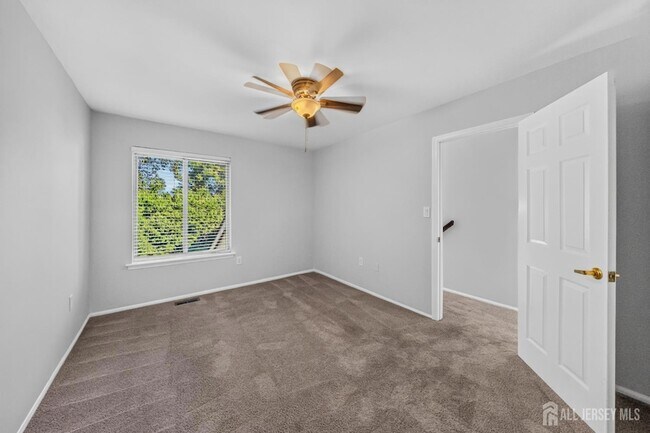 Building Photo - 22 Driftwood Dr