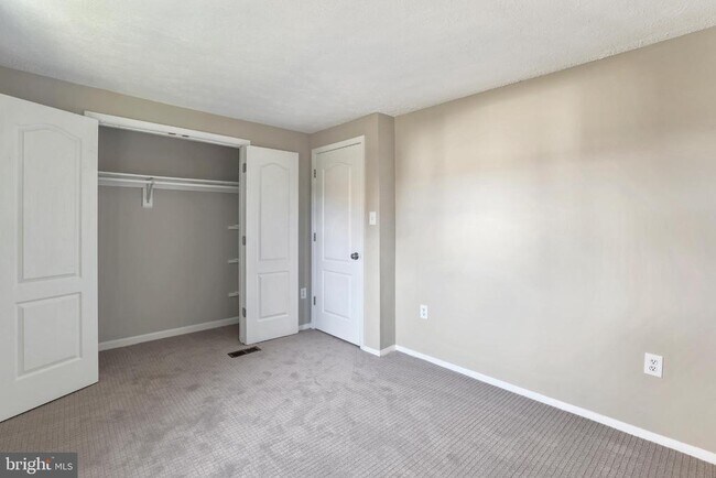 Building Photo - 10622 Cavalcade St