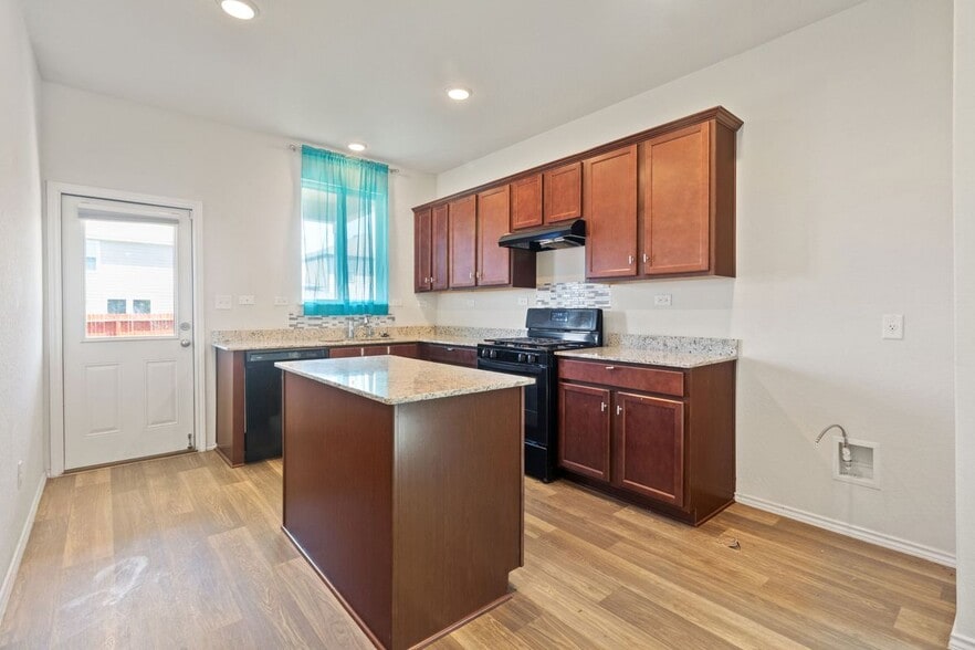 Building Photo - 7340 Harvest Bay