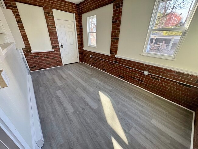 Building Photo - 358 Washington St