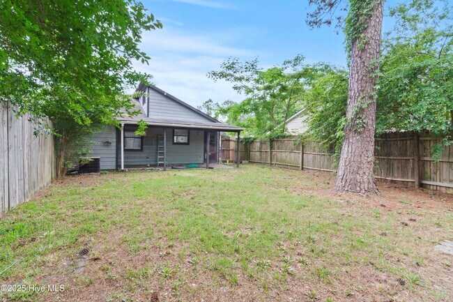 Building Photo - 134 Village Ct