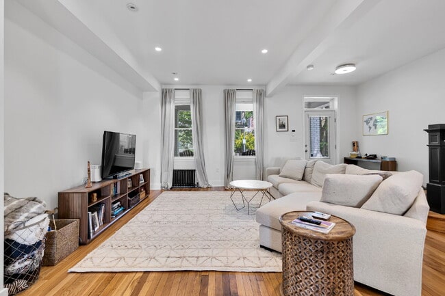 Building Photo - 4008 Marlboro Pl NW