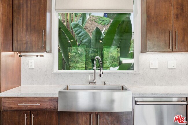 Building Photo - 3476 Troy Dr