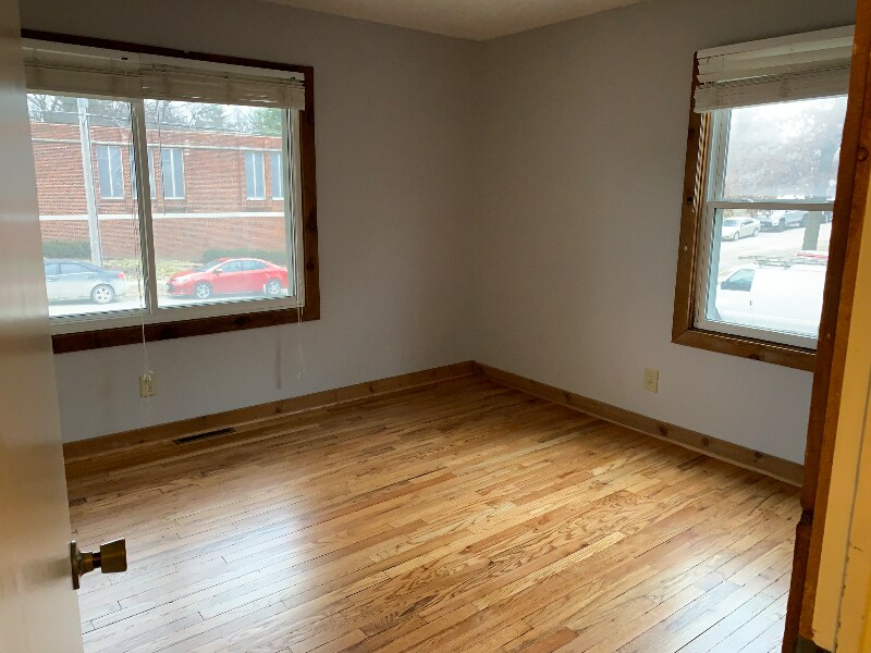 Building Photo - 225 Teeters Ct