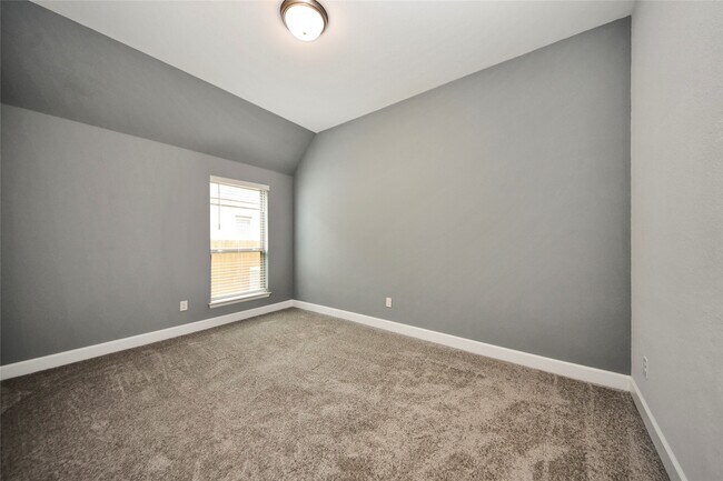 Building Photo - 2130 Coyote Run Dr