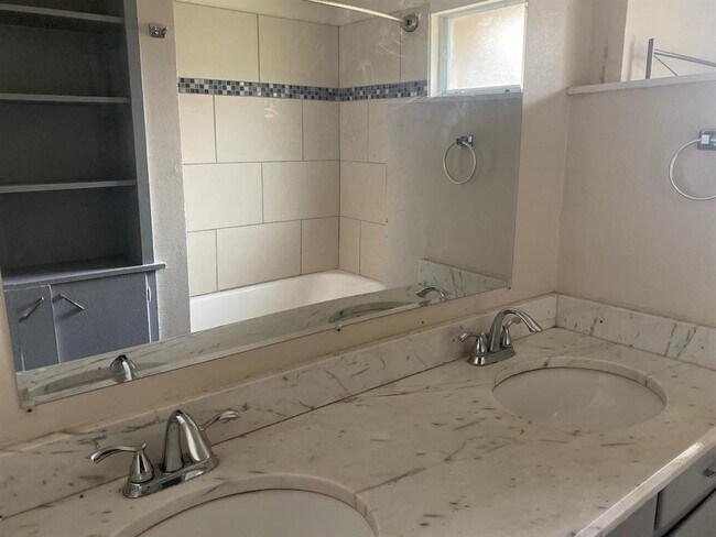 Building Photo - 115 Aracely Lane