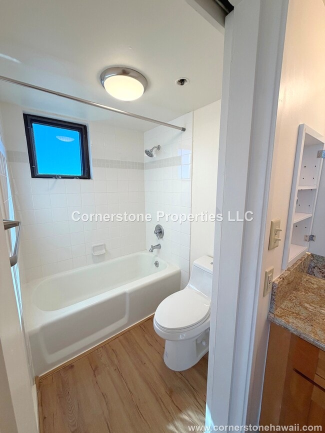 Building Photo - 990 Ala Nanala St