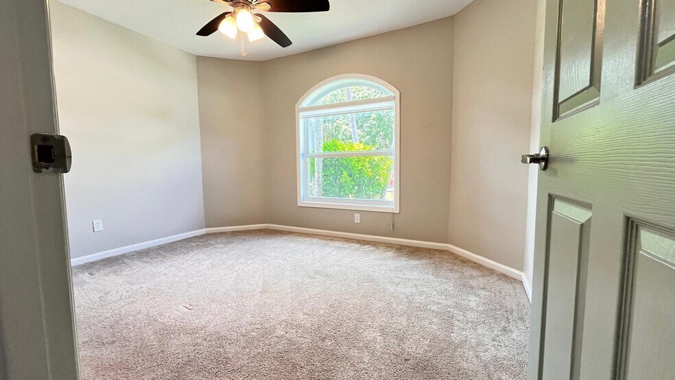 Building Photo - 1627 Oak Berry Cir
