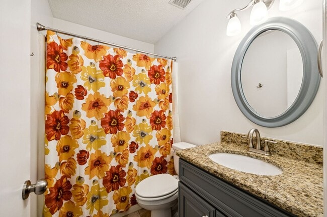 Building Photo - Welcome to this beautifully remodeled sing...