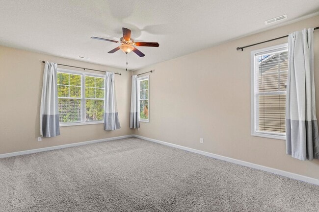 Building Photo - *50% FIRST MONTH RENT* Townhouse For Rent!