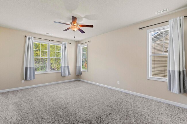 Building Photo - Holly Ridge Townhouse For Rent!