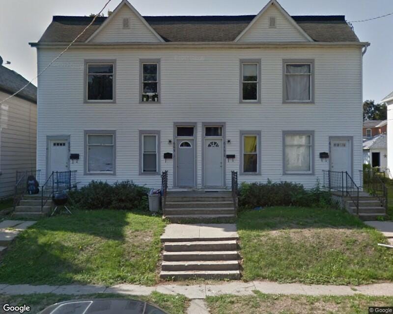 Outside view of the 4-unit complex - 609 W Cottonwood St