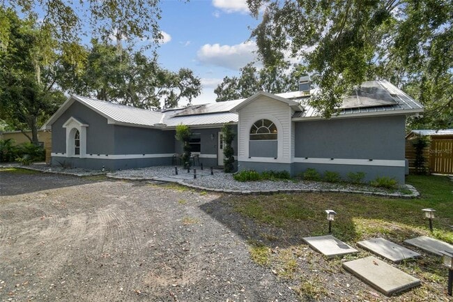Building Photo - 15410 Manning Dr