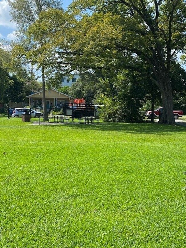 Building Photo - Cargo District home located within walking distance of Downtown Wilmington