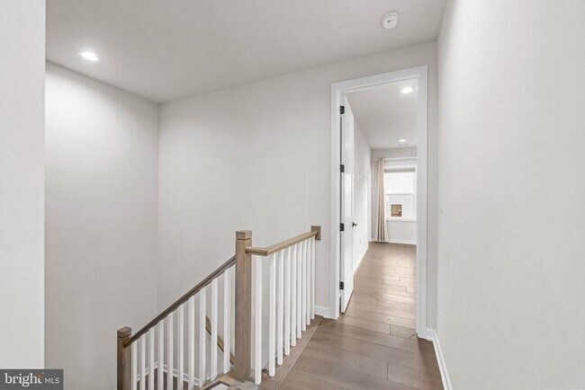 Building Photo - 401 HARTNUP St