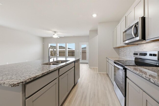 Building Photo - 12809 Village Spun Plz