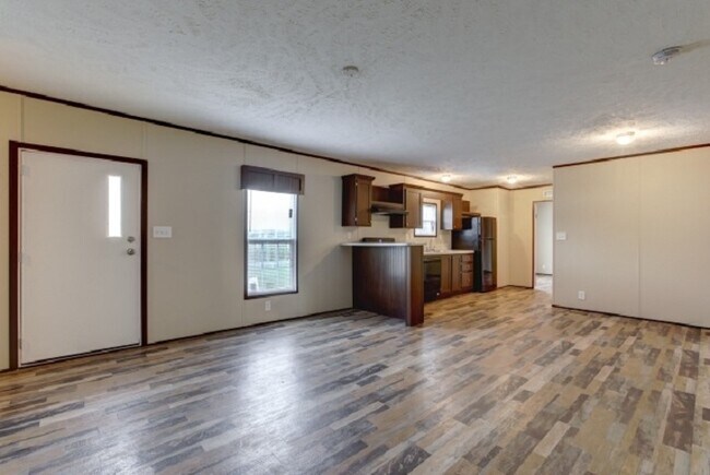 Building Photo - 96 Luart Dr