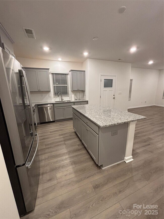 Building Photo - 5034 Falstone Dr