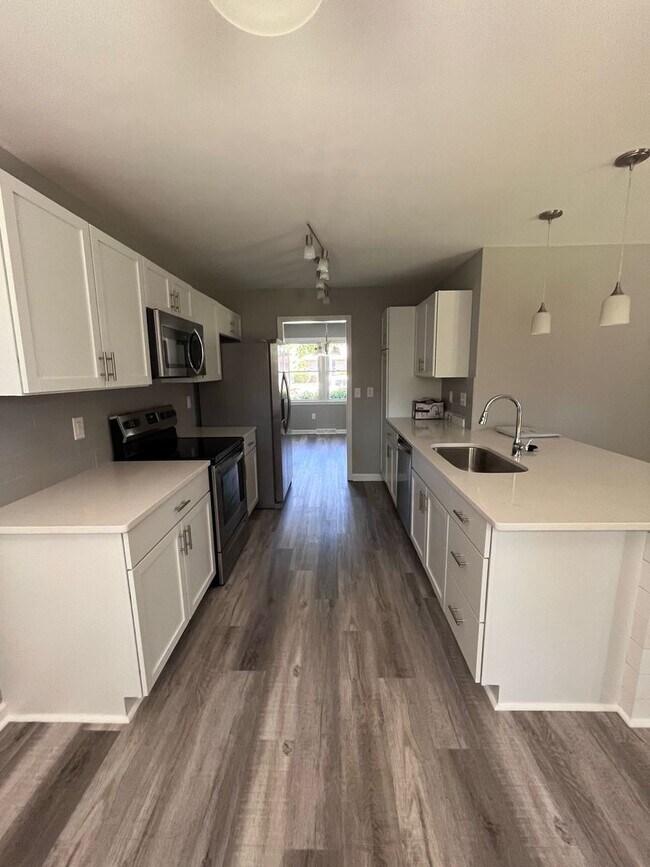 Building Photo - Available May 1st. Totally Remodeled 3 BR/2 BA