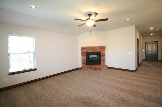 Building Photo - 13924 Northwood Village Dr