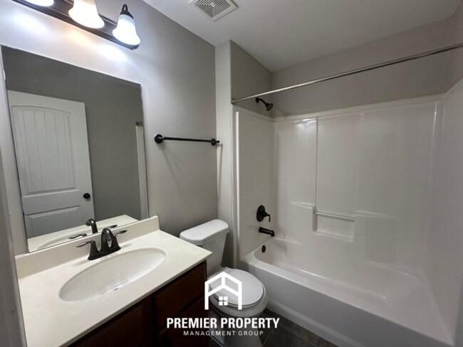 Building Photo - Luxury 4BR/3BA Arlington Home | Top-Tier Schools, Granite, Vaulted Ceilings & Covered Patio