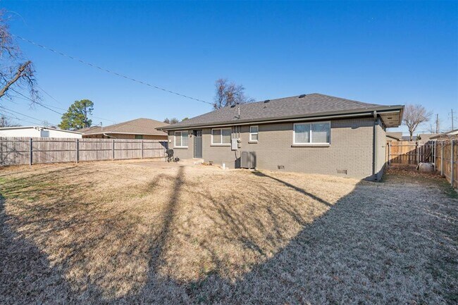 Building Photo - 4104 NW 59th St