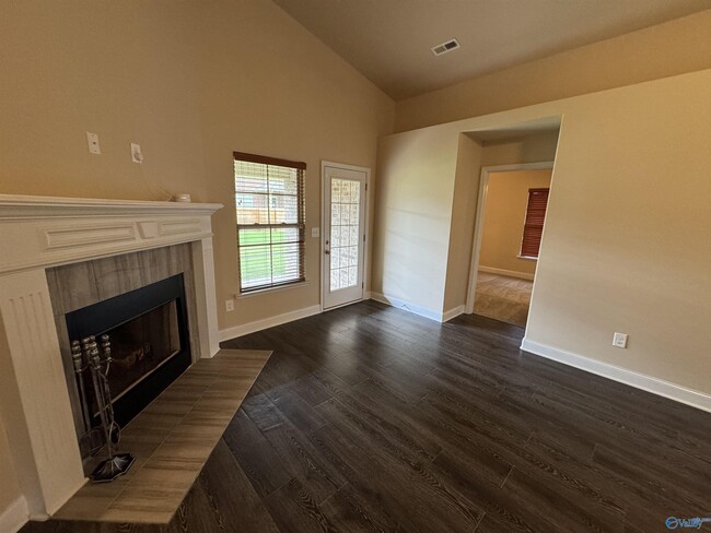 Building Photo - 2467 Bell Manor Dr SW