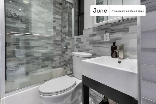 Building Photo - Room in Shared 3 bed/1 bath home in Upper West Side