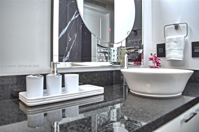 Building Photo - 170 SE 14th St