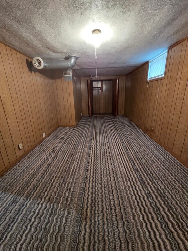 Building Photo - 2400 S Henry St