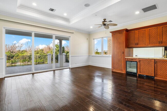 Building Photo - 549 NE 19th Ave