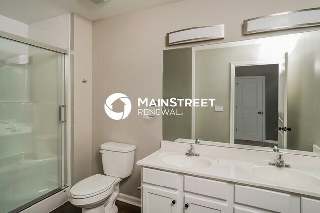 Building Photo - 3 Bedroom Pet-Friendly Home in Jeffersonville, IN with Main Street Renewal