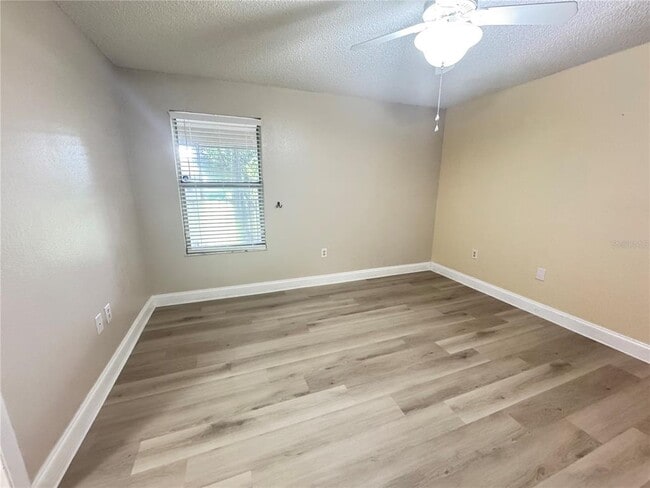 Building Photo - 615 Dory Ln