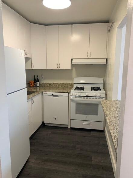 Updated kitchen - 1260 21st St NW