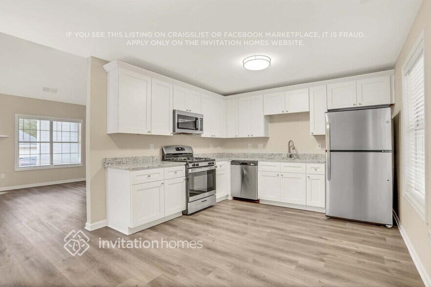 Building Photo - 765 Reeves Lake Dr SW
