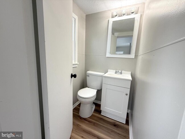 Building Photo - 27 N Main St