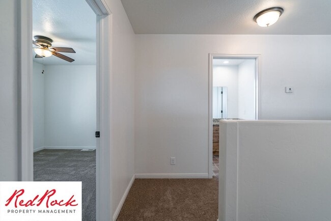 Building Photo - DOG-FRIENDLY 4 Bedroom Townhome with INTER...