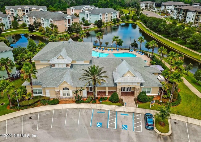 Building Photo - 8226 Green Parrot Rd